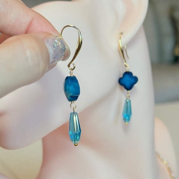 Royal Blue and Gold Oval Shape Dangle Earring – Boutique 44 Elegant Blue and Gold Dangle Earrings